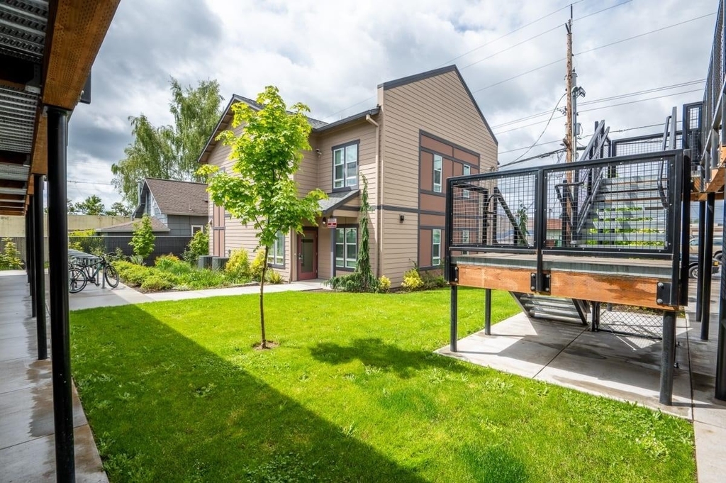 134 N 18th St - Photo 4