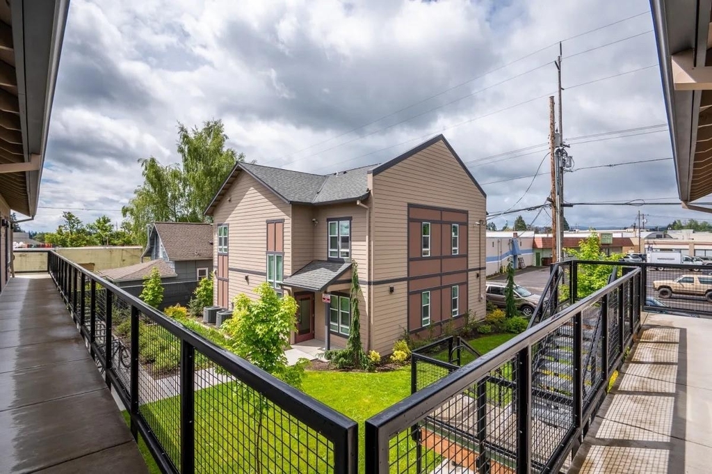 134 N 18th St - Photo 3