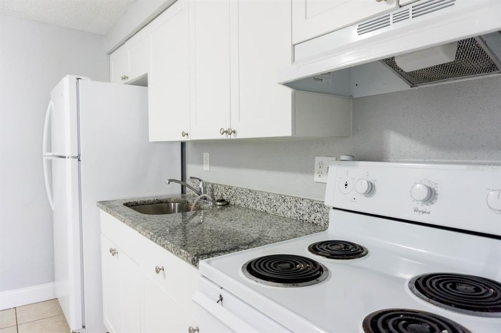907 34th Avenue W - Photo 2