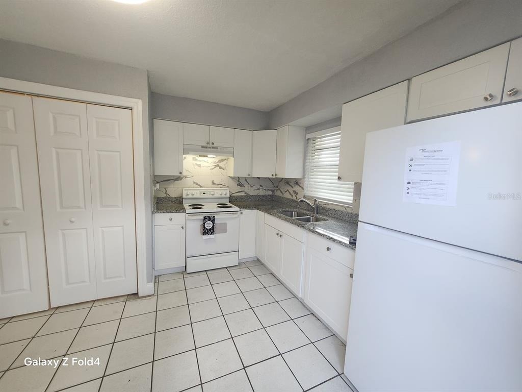 5720 N Lincoln Avenue - Photo 3