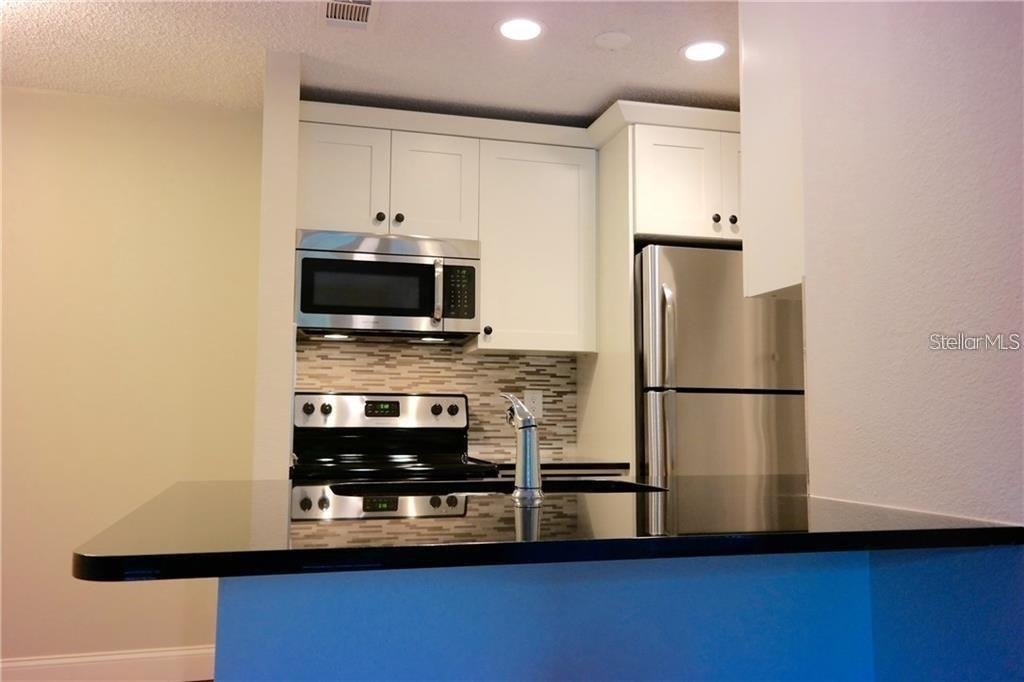 224 Afton Square - Photo 4