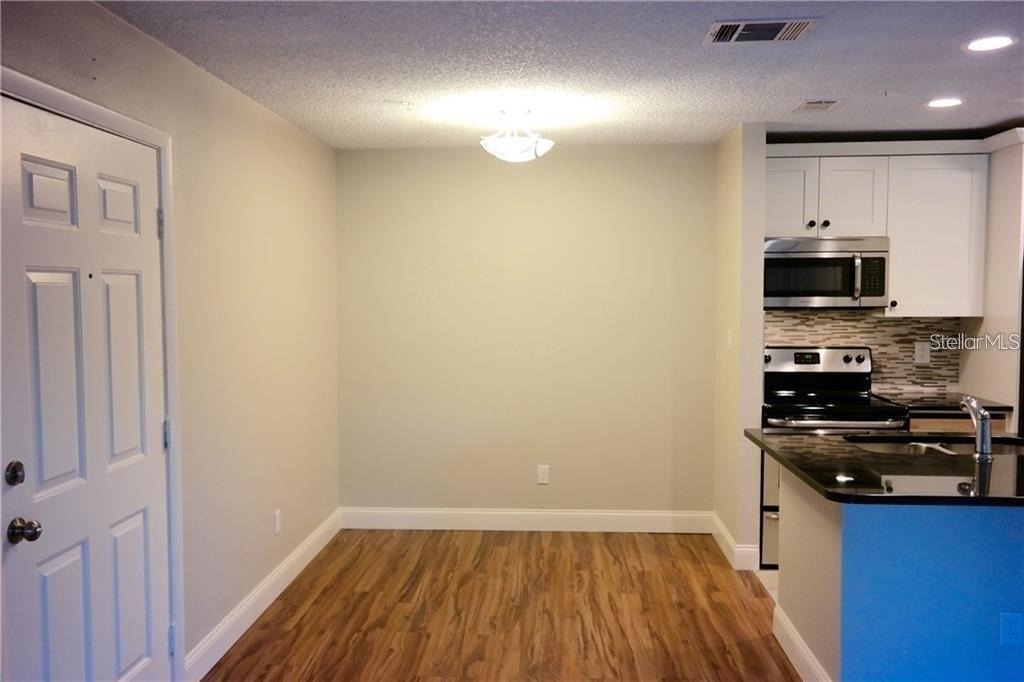 224 Afton Square - Photo 5