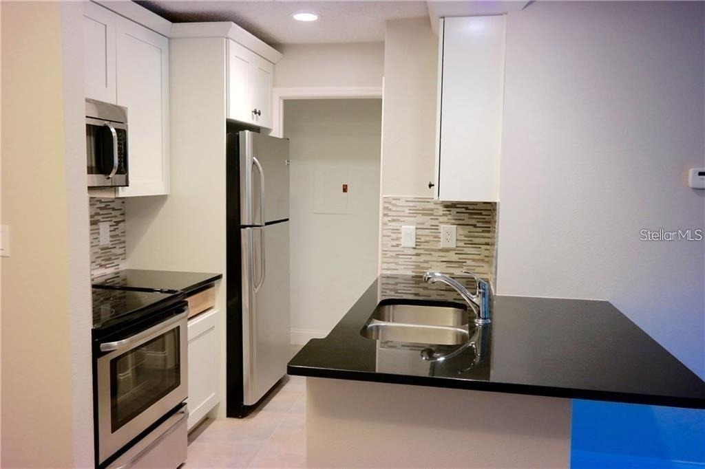 224 Afton Square - Photo 2