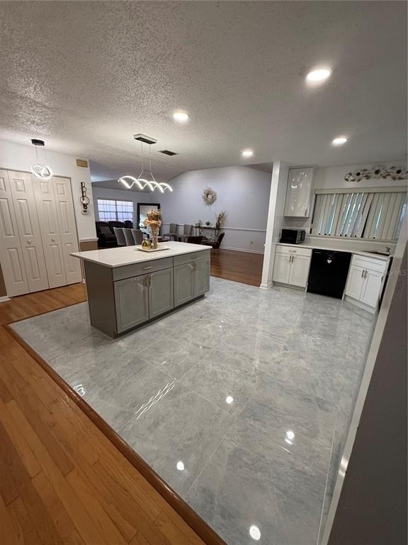 32 Westlawn Place - Photo 3