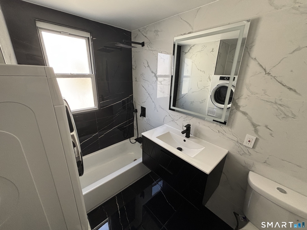 86-86 Waldorf Avenue - Photo 10