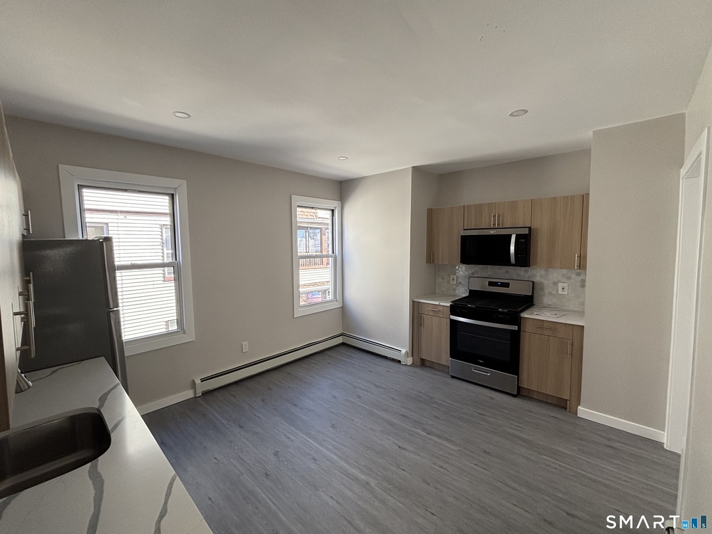 86-86 Waldorf Avenue - Photo 9