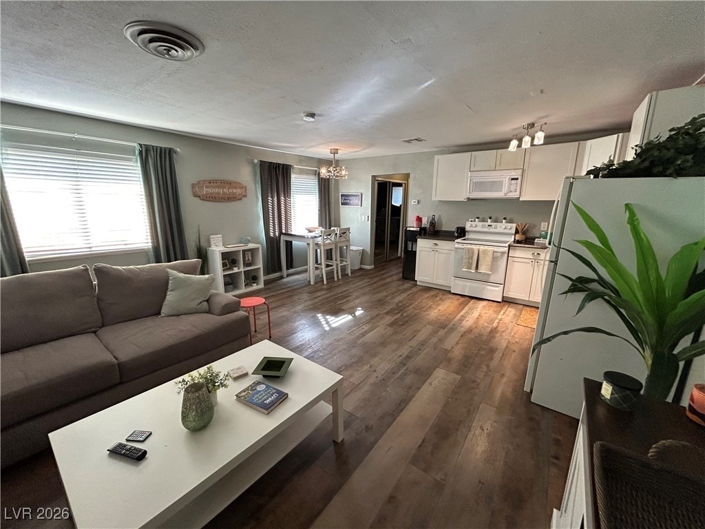1481 Lorilyn Avenue - Photo 3