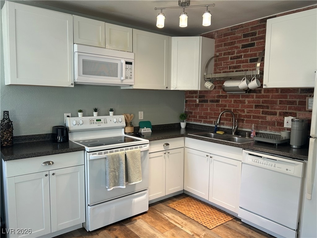 1481 Lorilyn Avenue - Photo 7