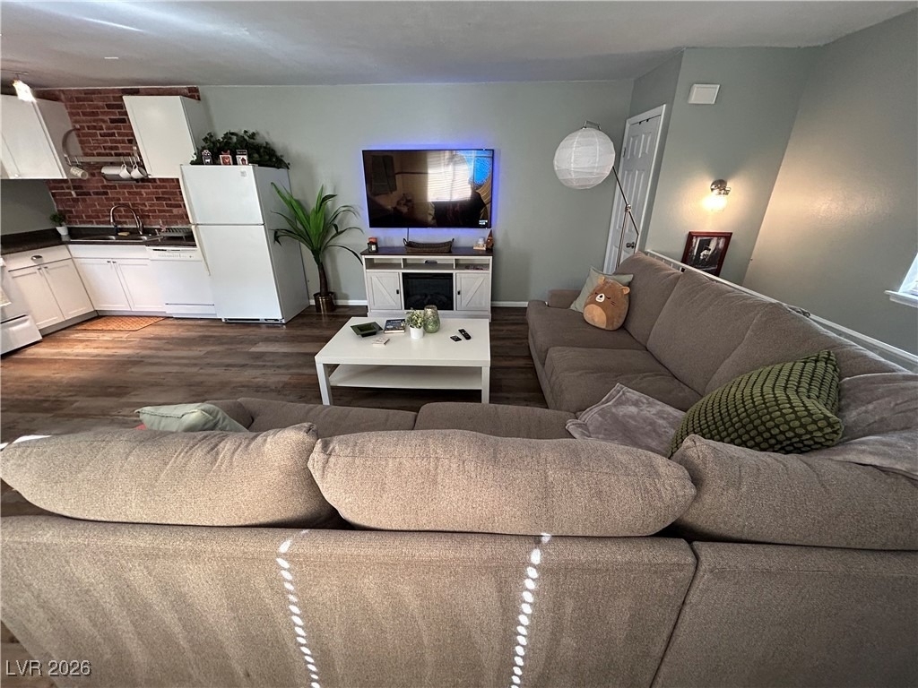 1481 Lorilyn Avenue - Photo 2