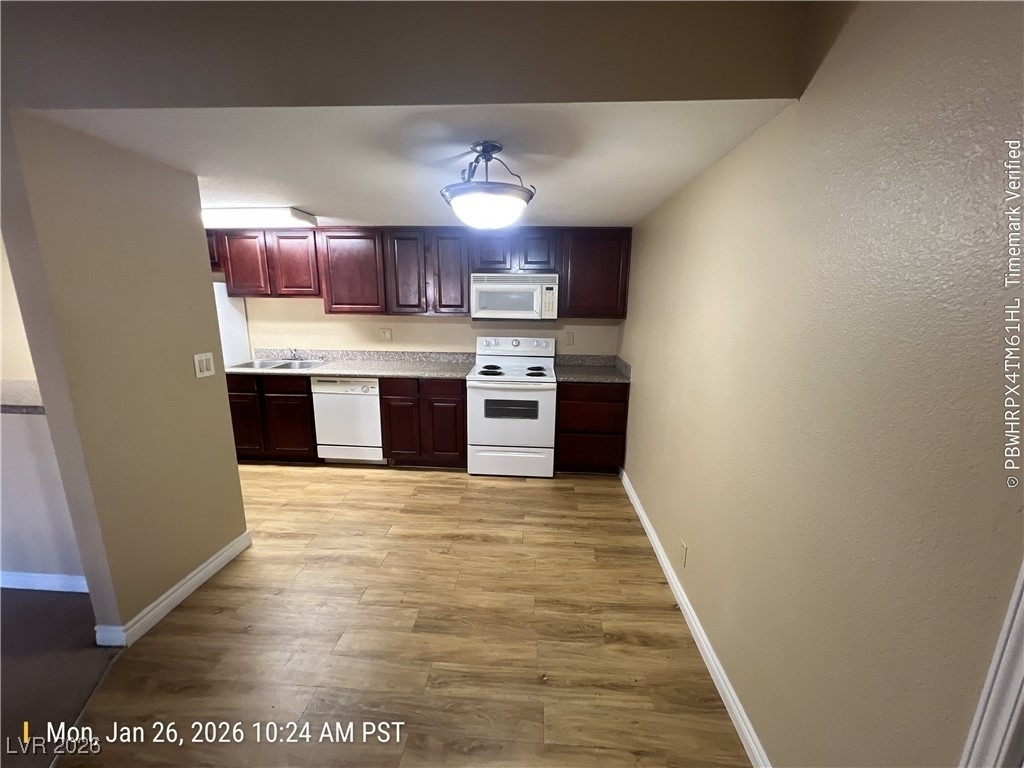 5242 River Glen Drive - Photo 2