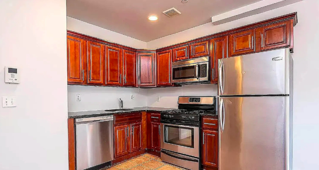 1466 Bushwick Avenue - Photo 10