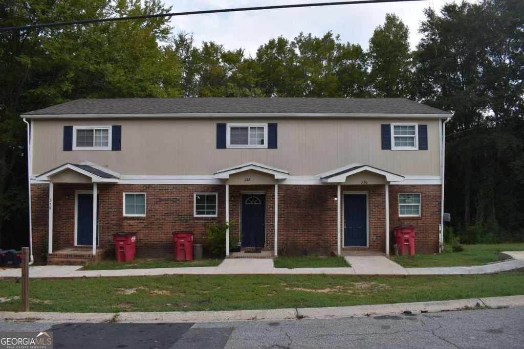 382 Cowan Street - Photo 0