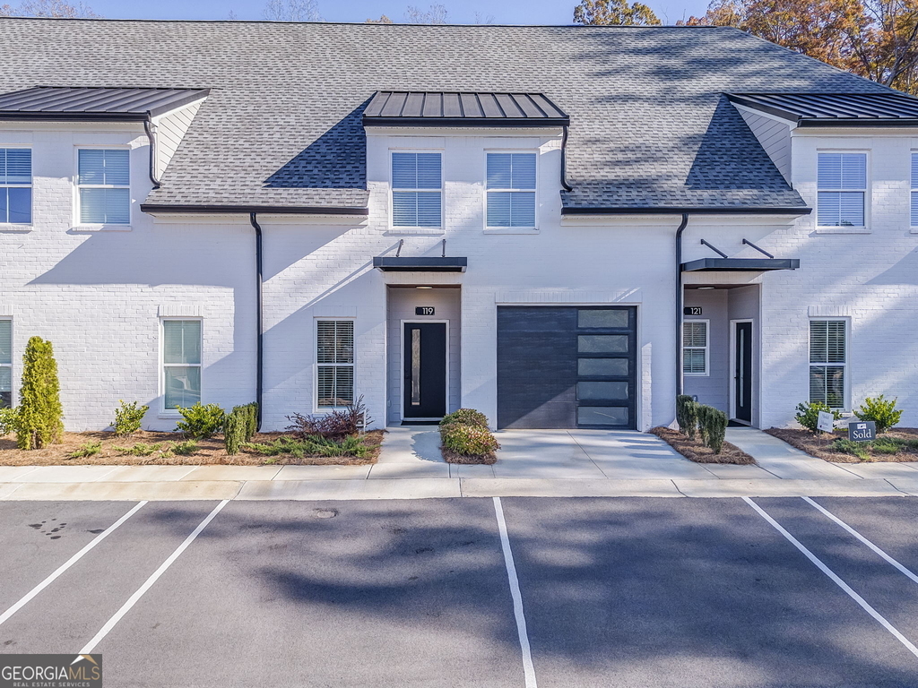 109 Chateau Drive - Photo 1