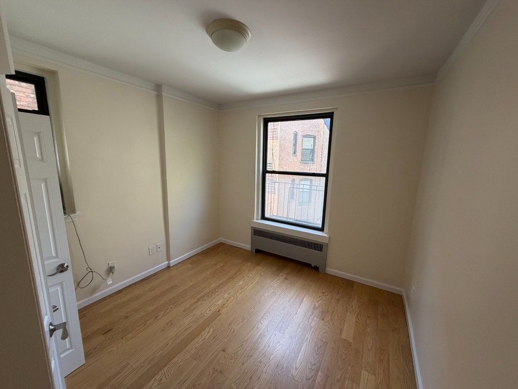 East 82nd Street - Photo 0
