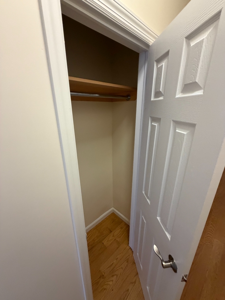 East 82nd Street - Photo 7