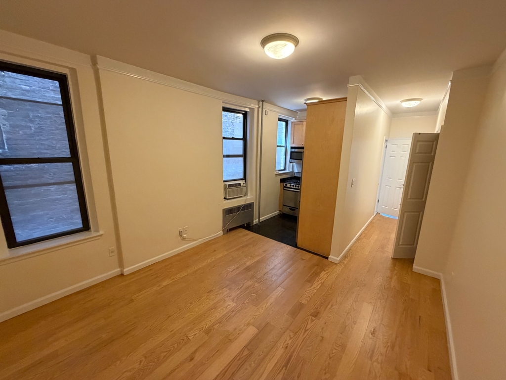 East 82nd Street - Photo 2