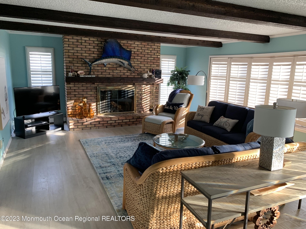 107 Carlton Place - Photo 6