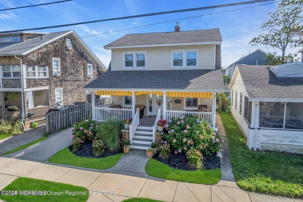 321 14th Avenue - Photo 1
