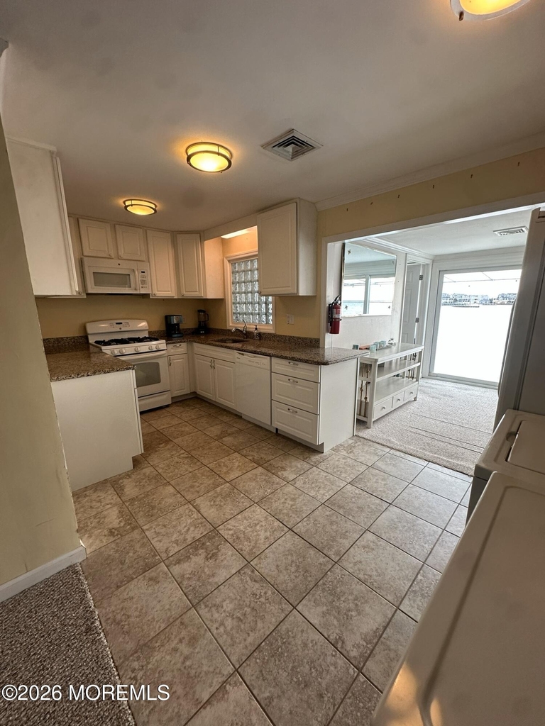259 Joseph Street - Photo 0