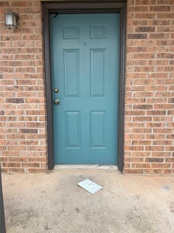 732 W Collins Street - Photo 0