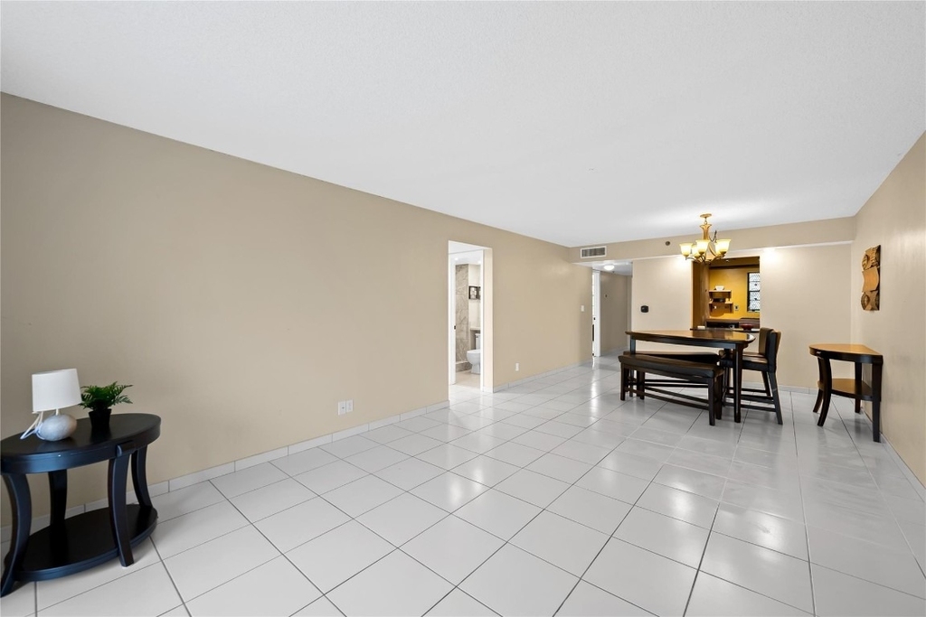 3300 W Rolling Hills Circle - Photo 6