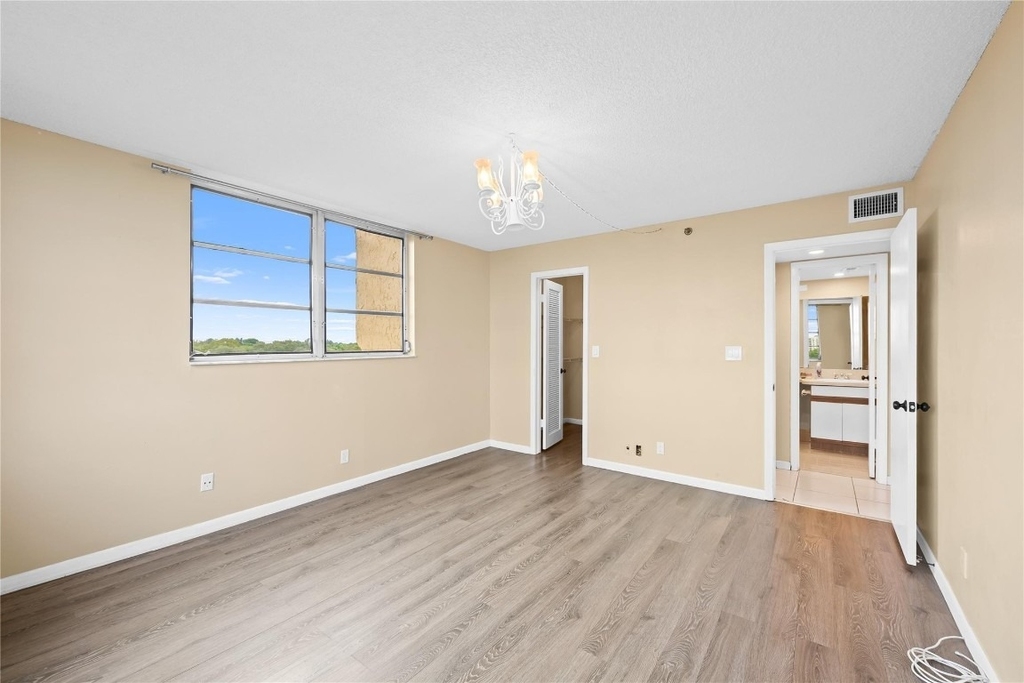 3300 W Rolling Hills Circle - Photo 13