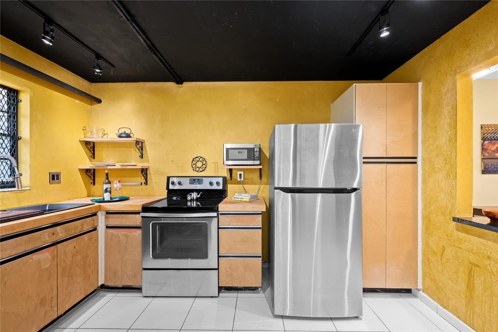3300 W Rolling Hills Circle - Photo 5