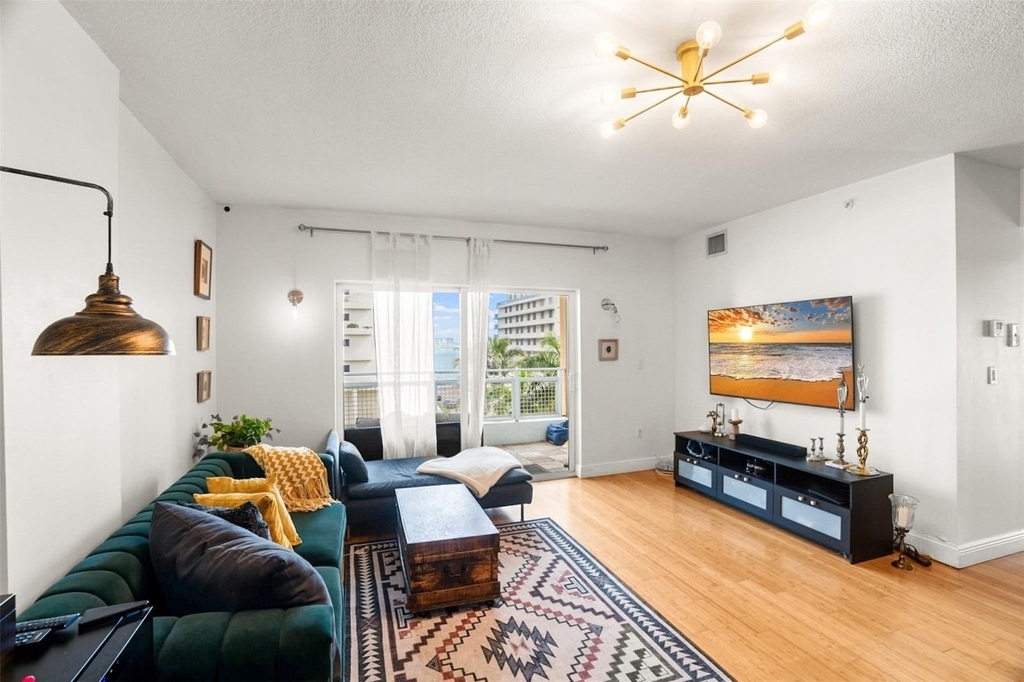 471 Ne 25th Street - Photo 9