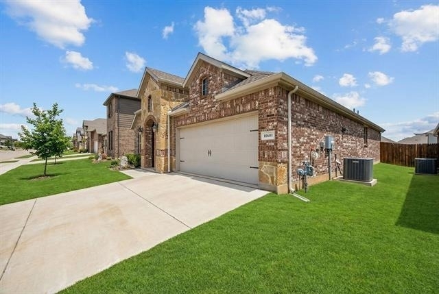 10601 Autumn Leaves Lane - Photo 2