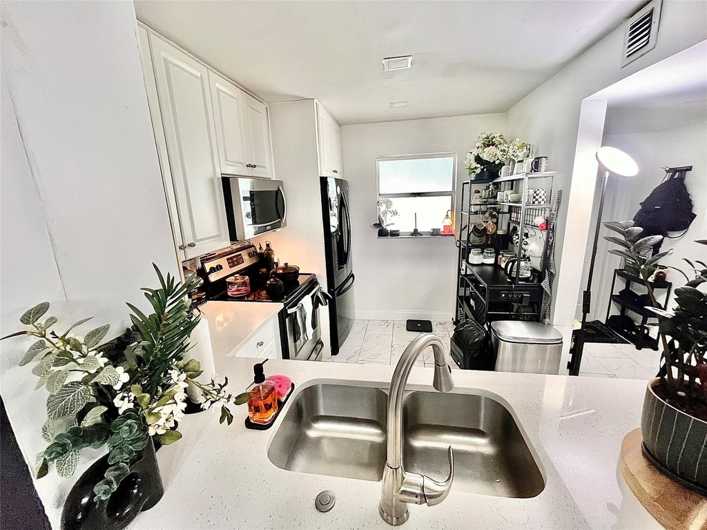 8301 Sands Point Boulevard - Photo 2