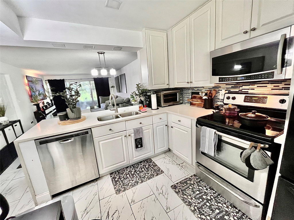 8301 Sands Point Boulevard - Photo 4
