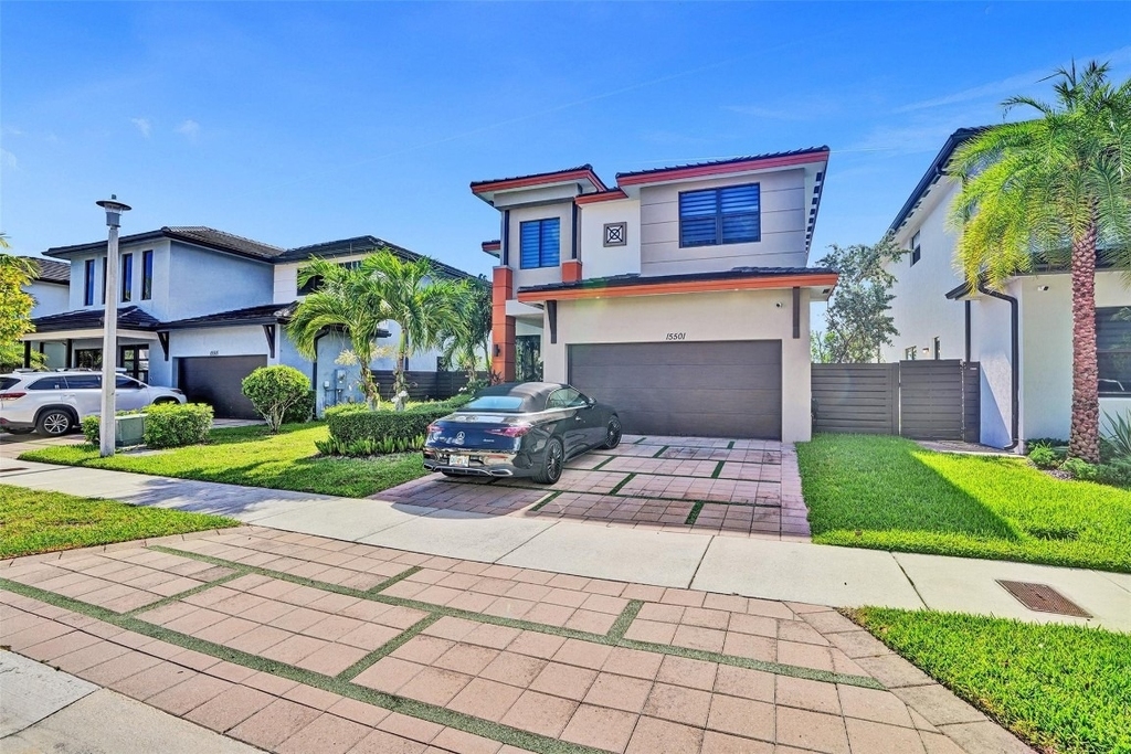15501 Nw 88th Avenue - Photo 0