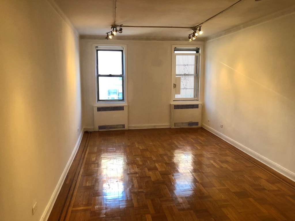 88-10 Whitney Avenue - Photo 0
