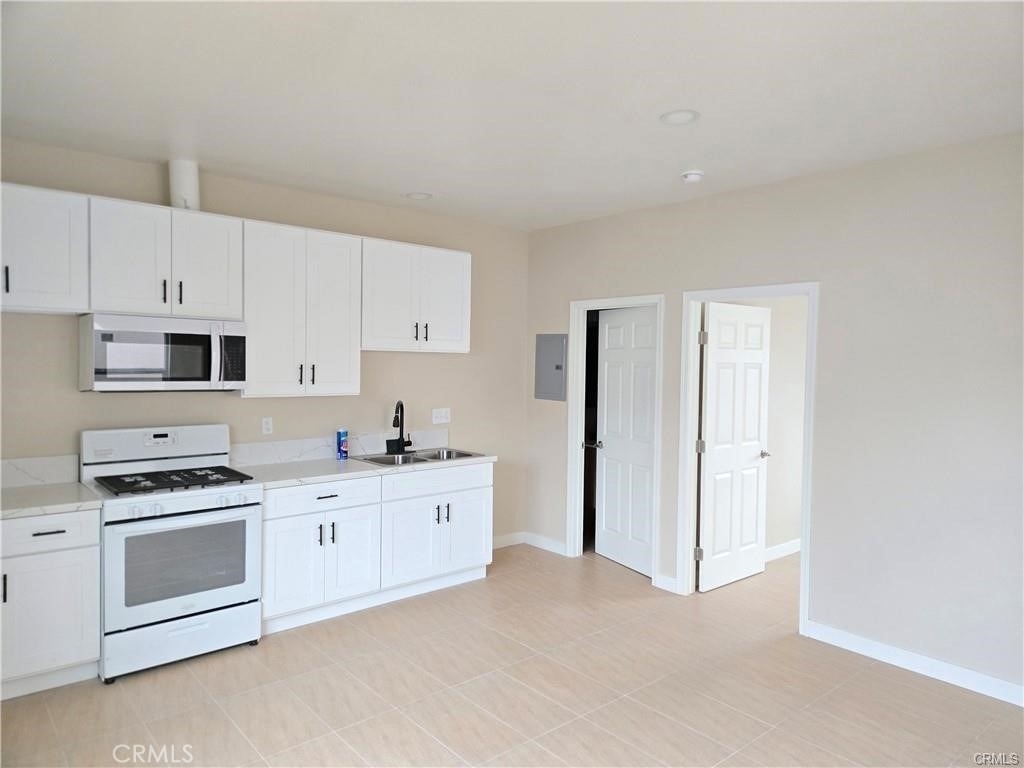 6010 Kansas - Photo 1