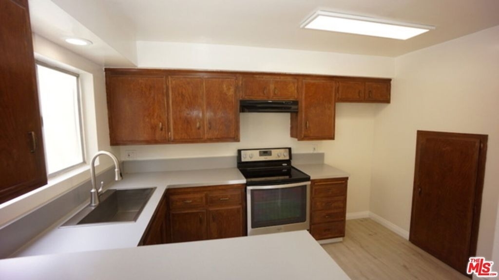1418 S Bentley Avenue - Photo 33