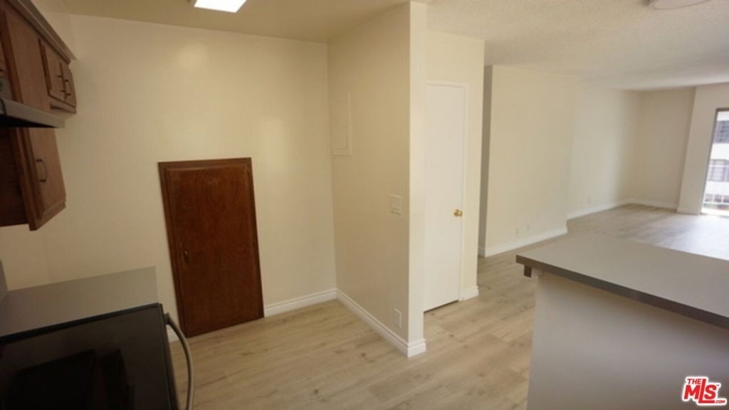 1418 S Bentley Avenue - Photo 5