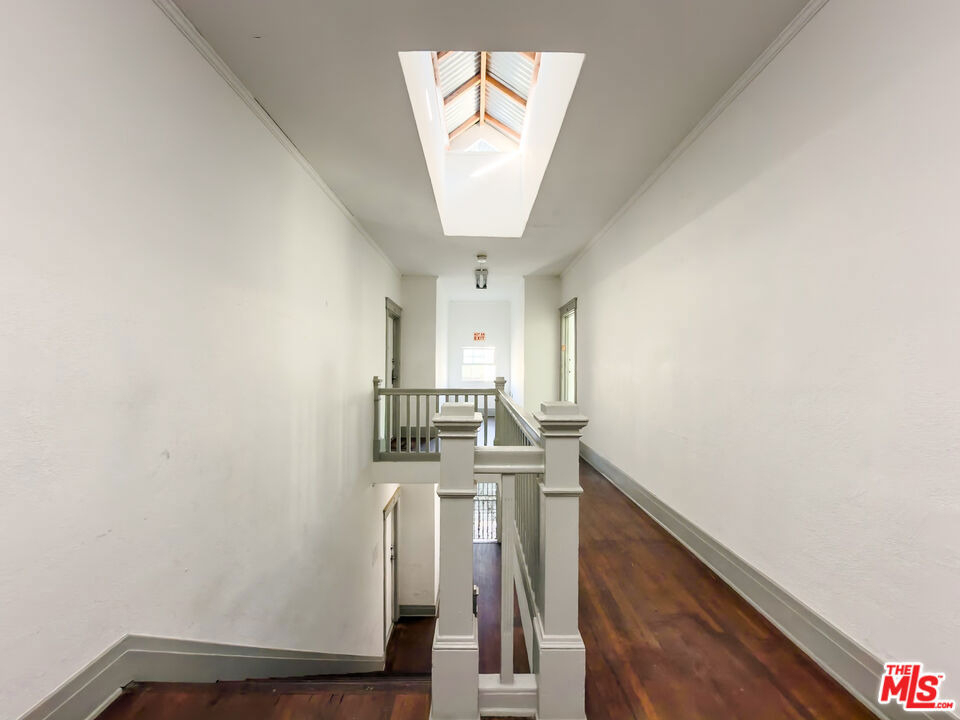 908 S Normandie Avenue - Photo 7