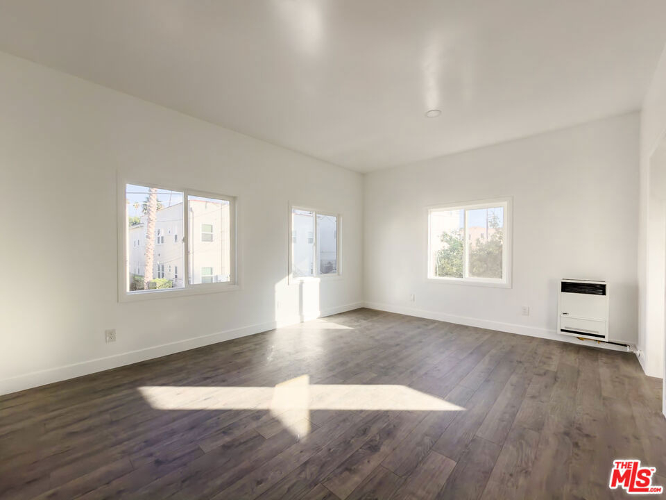 908 S Normandie Avenue - Photo 10