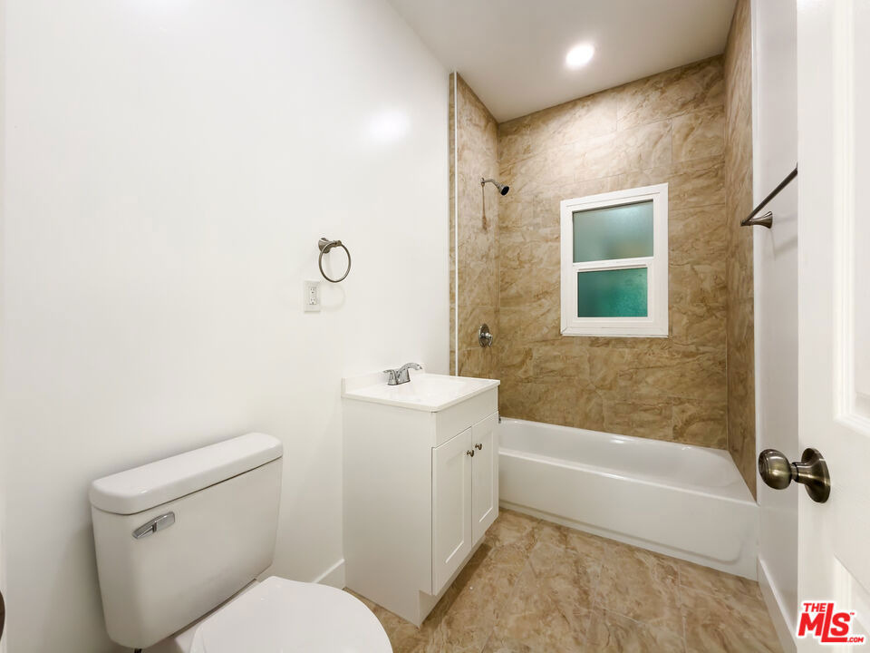 908 S Normandie Avenue - Photo 17