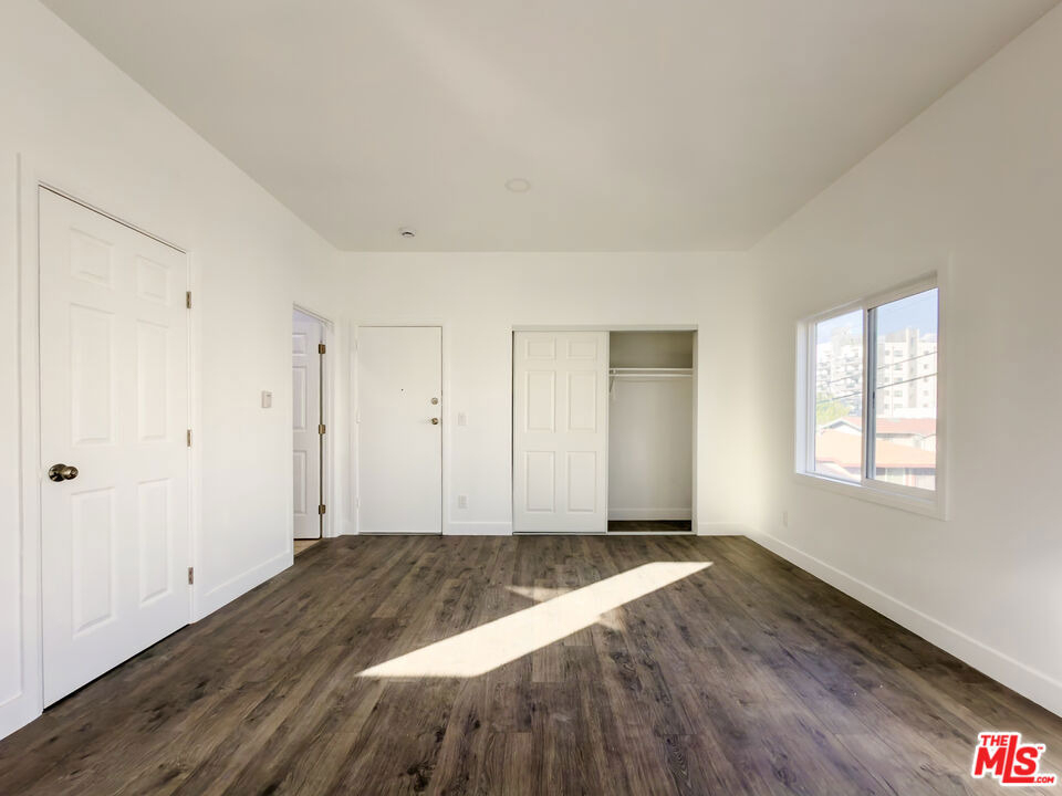 908 S Normandie Avenue - Photo 13