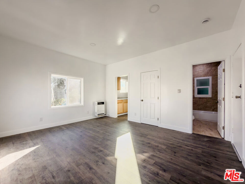 908 S Normandie Avenue - Photo 11
