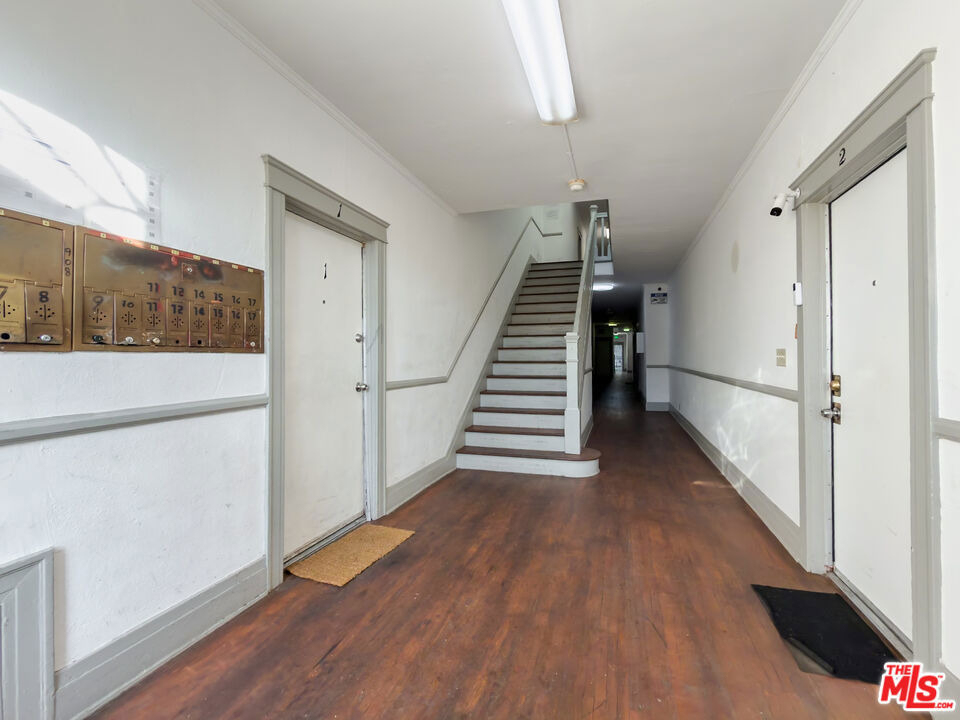 908 S Normandie Avenue - Photo 5