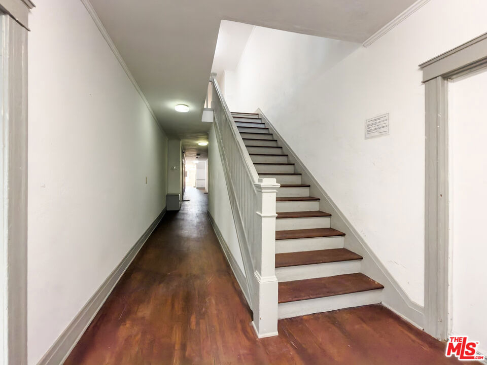 908 S Normandie Avenue - Photo 8