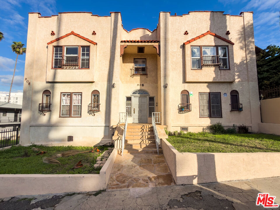 908 S Normandie Avenue - Photo 0