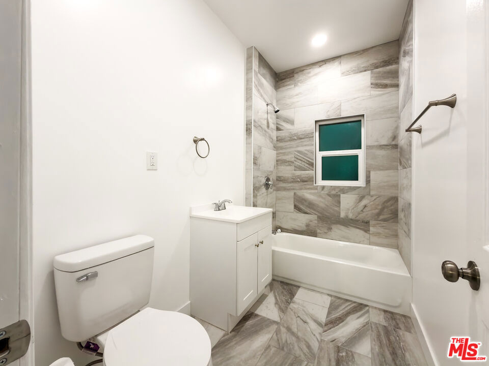 908 S Normandie Avenue - Photo 12