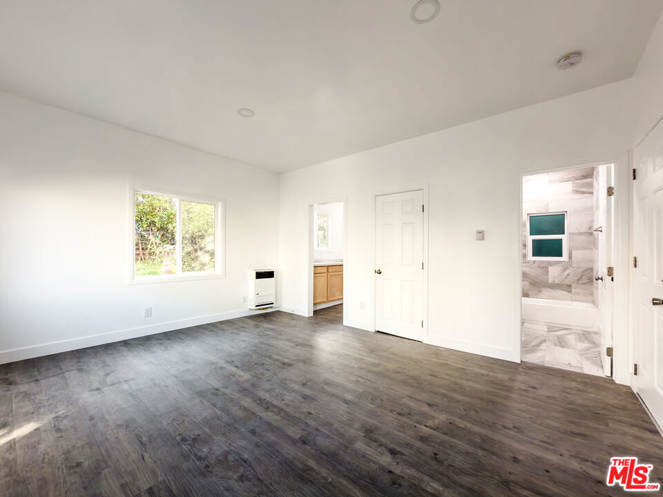 908 S Normandie Avenue - Photo 10