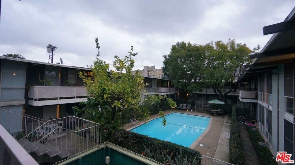 11133 Rose Avenue - Photo 1