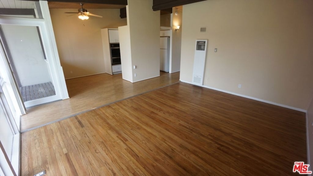 11133 Rose Avenue - Photo 9