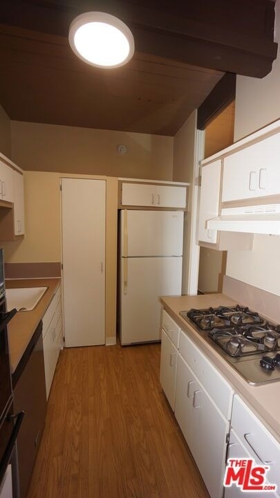 11133 Rose Avenue - Photo 5