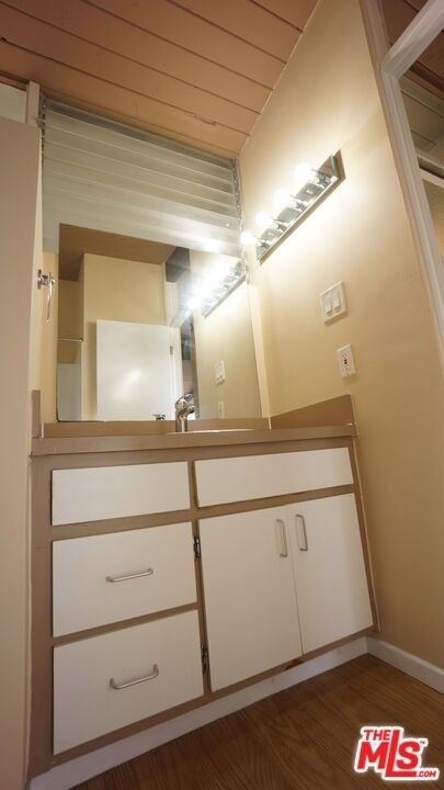 11133 Rose Avenue - Photo 2